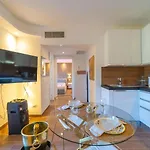 La Maison Doree Διαμέρισμα
