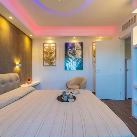 Апартаменти La Maison Doree *