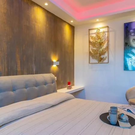 Апартаменти La Maison Doree *