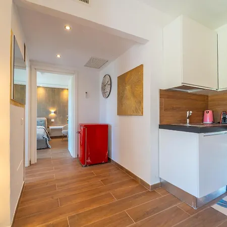 La Maison Doree *