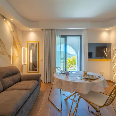 La Maison Doree Apartamento *